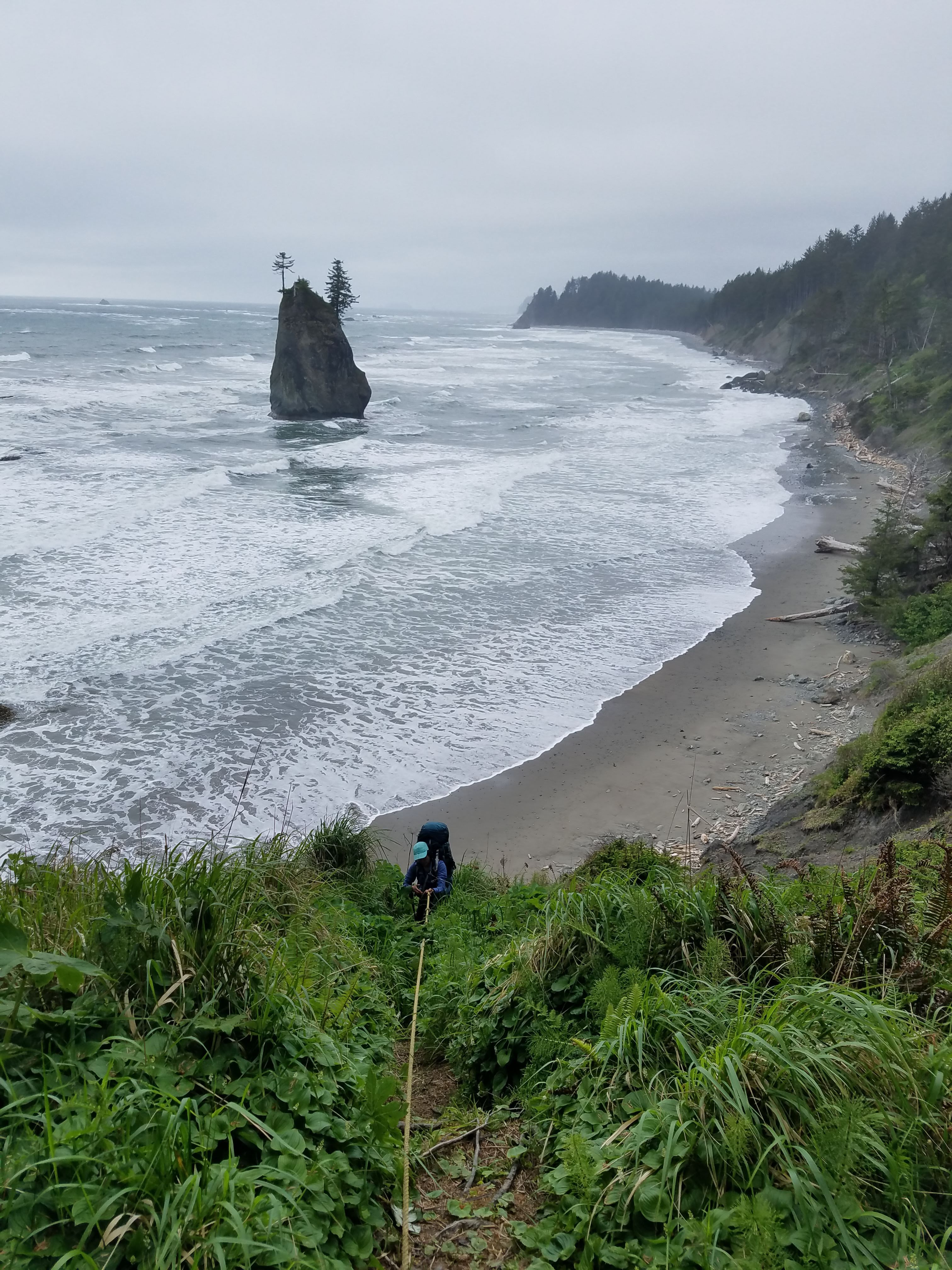 In the spots where it's impossible to pass even during low tide, there are steep overland crossings.